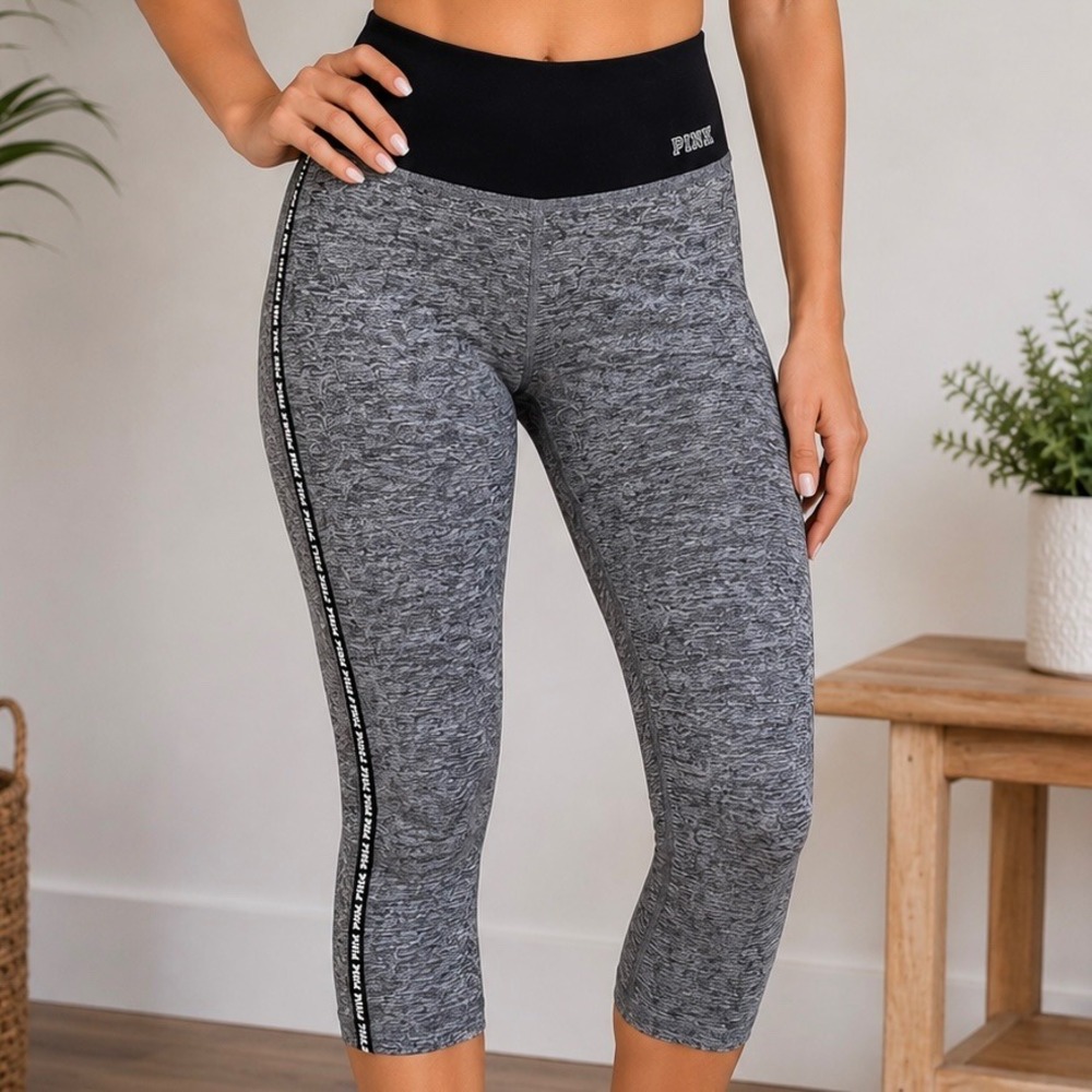 PINK Victoria's Secret Ultimate Yoga Capri Leggings Gray‎ Marl Logo Trim Size S